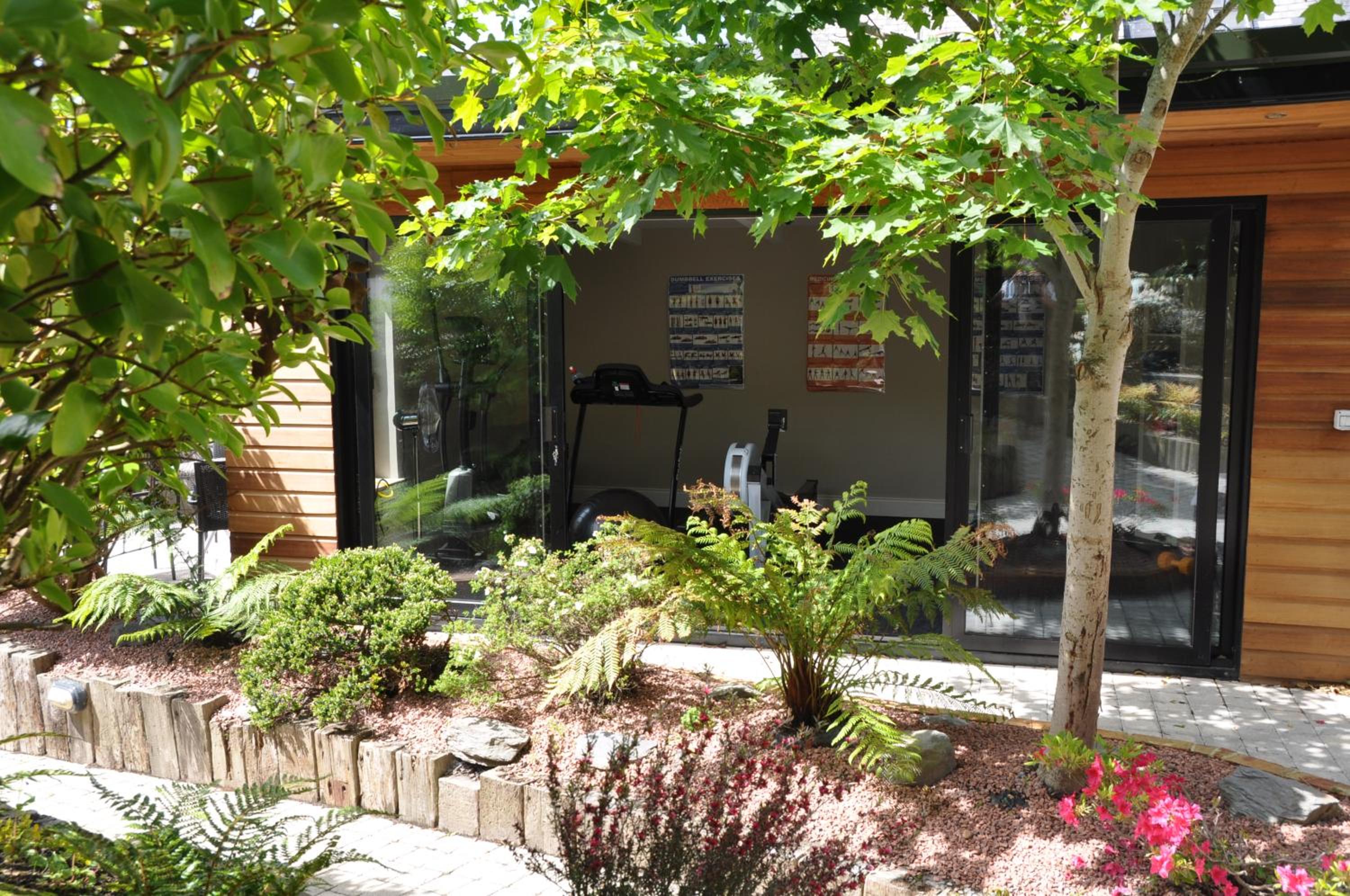 Quinlan & Cooke Boutique Townhouse 21/27