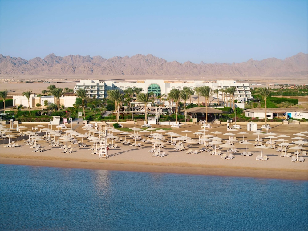 Movenpick Waterpark Resort and Spa Soma Bay 79/83