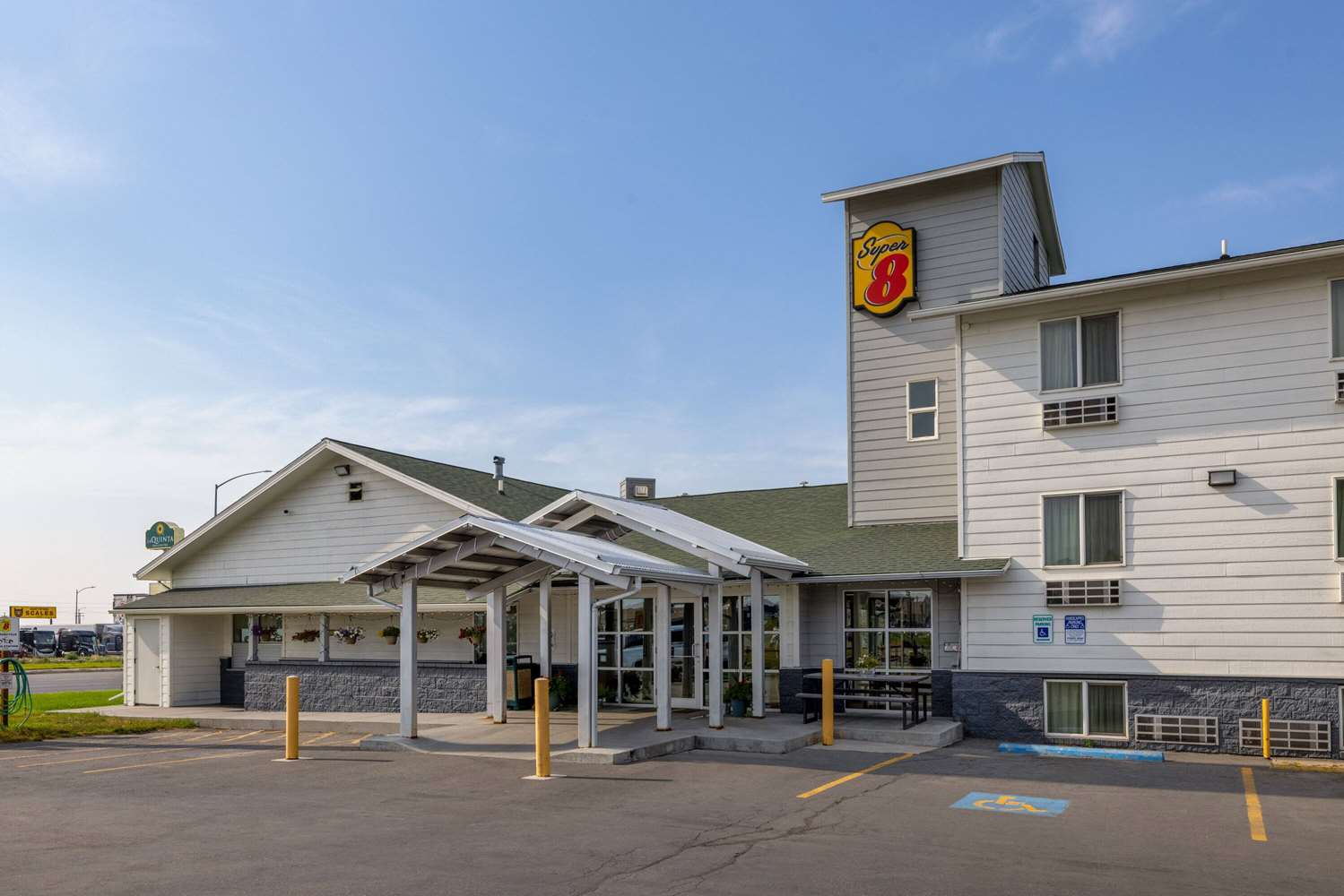 Super 8 By Wyndham Belgrade/Bozeman Airport 2/35