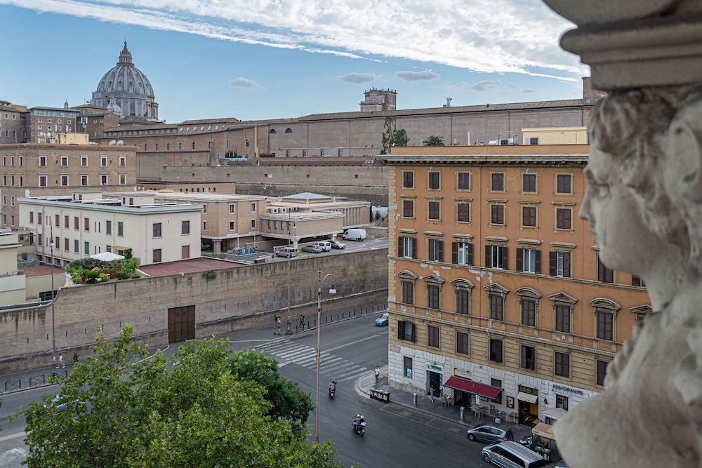 A View & A Touch Of Rome 1/69