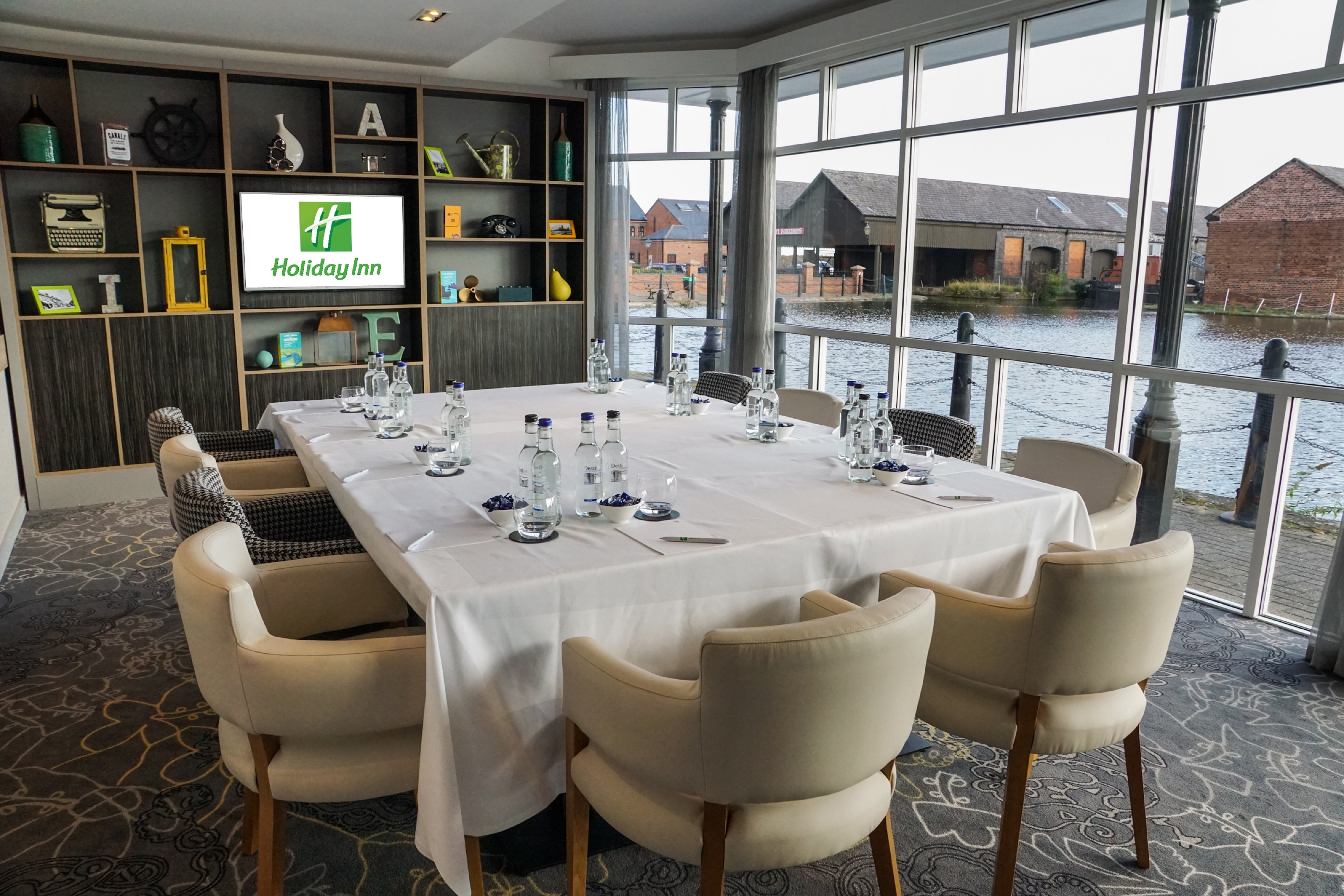 Holiday Inn Ellesmere Port Cheshire Oaks 21/48