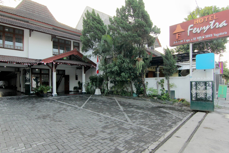 Hotel Fevytra Syariah 10/11