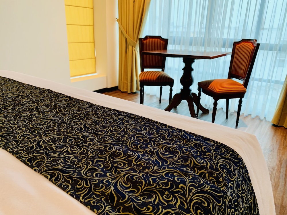 HOTEL MONTE REAL 24/54