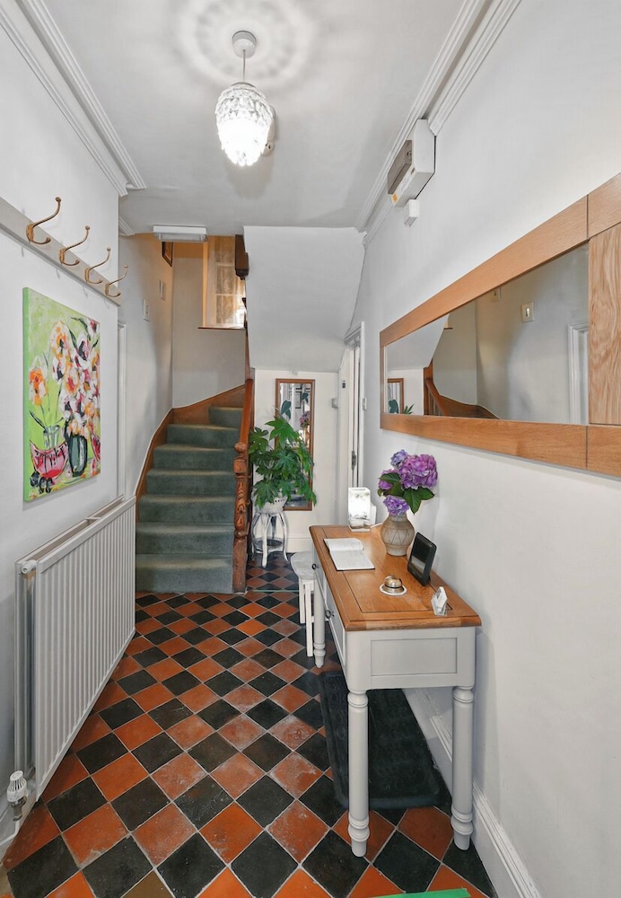 Garth Dderwen Victorian Guest House 4/48