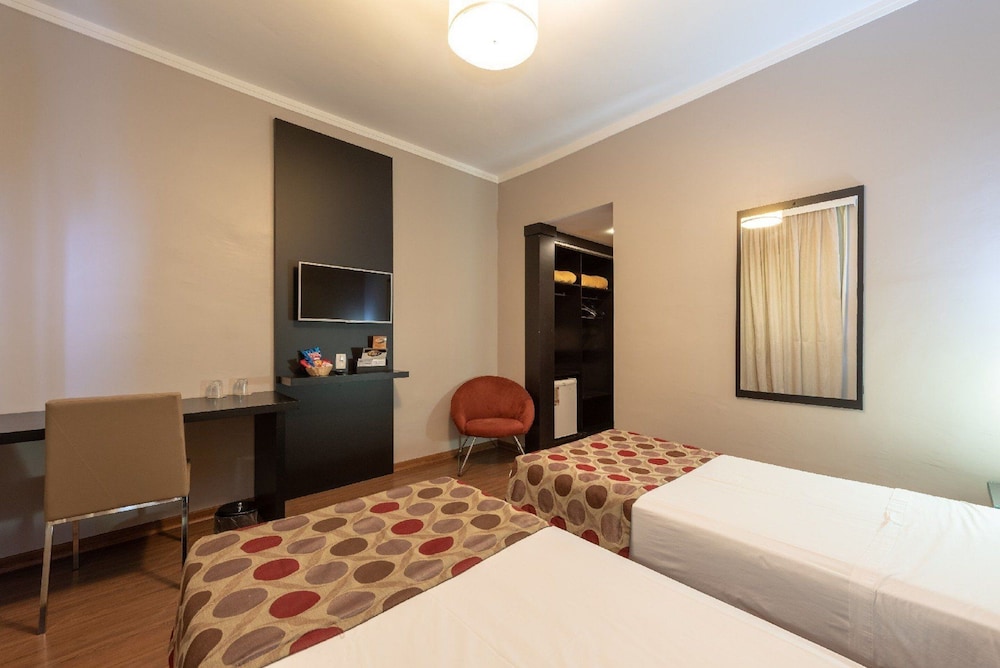 Class Hotel 12/69
