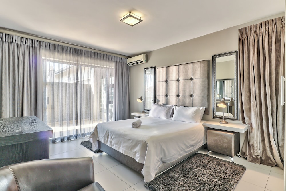 3 Bedrooms, Luxury, Apartment, 1 Single and 2 Queen Beds, 2 Bathrooms