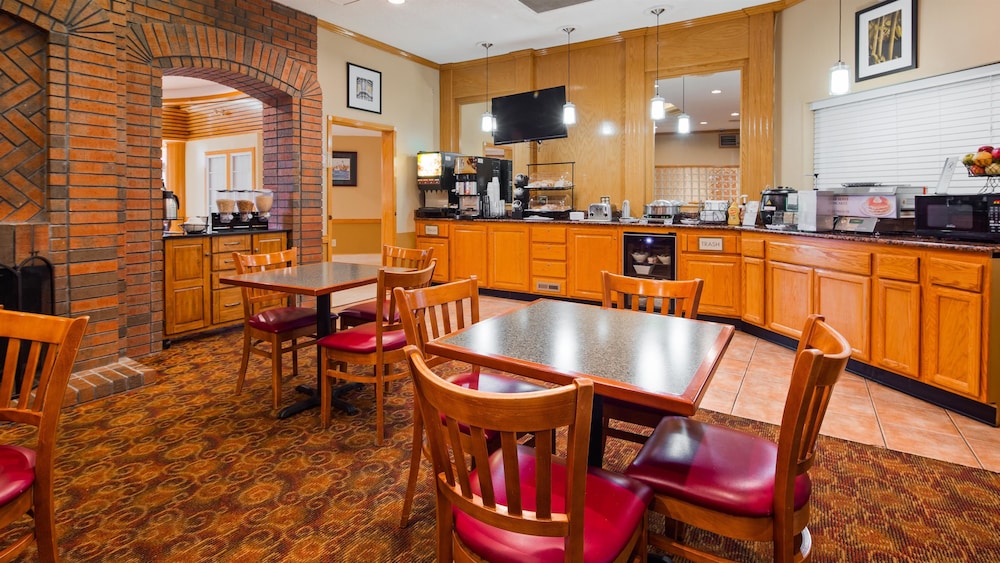 Best Western West Greenwich Inn 23/24