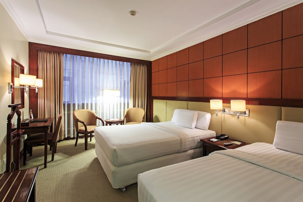 Cebu Parklane International Hotel 12/50
