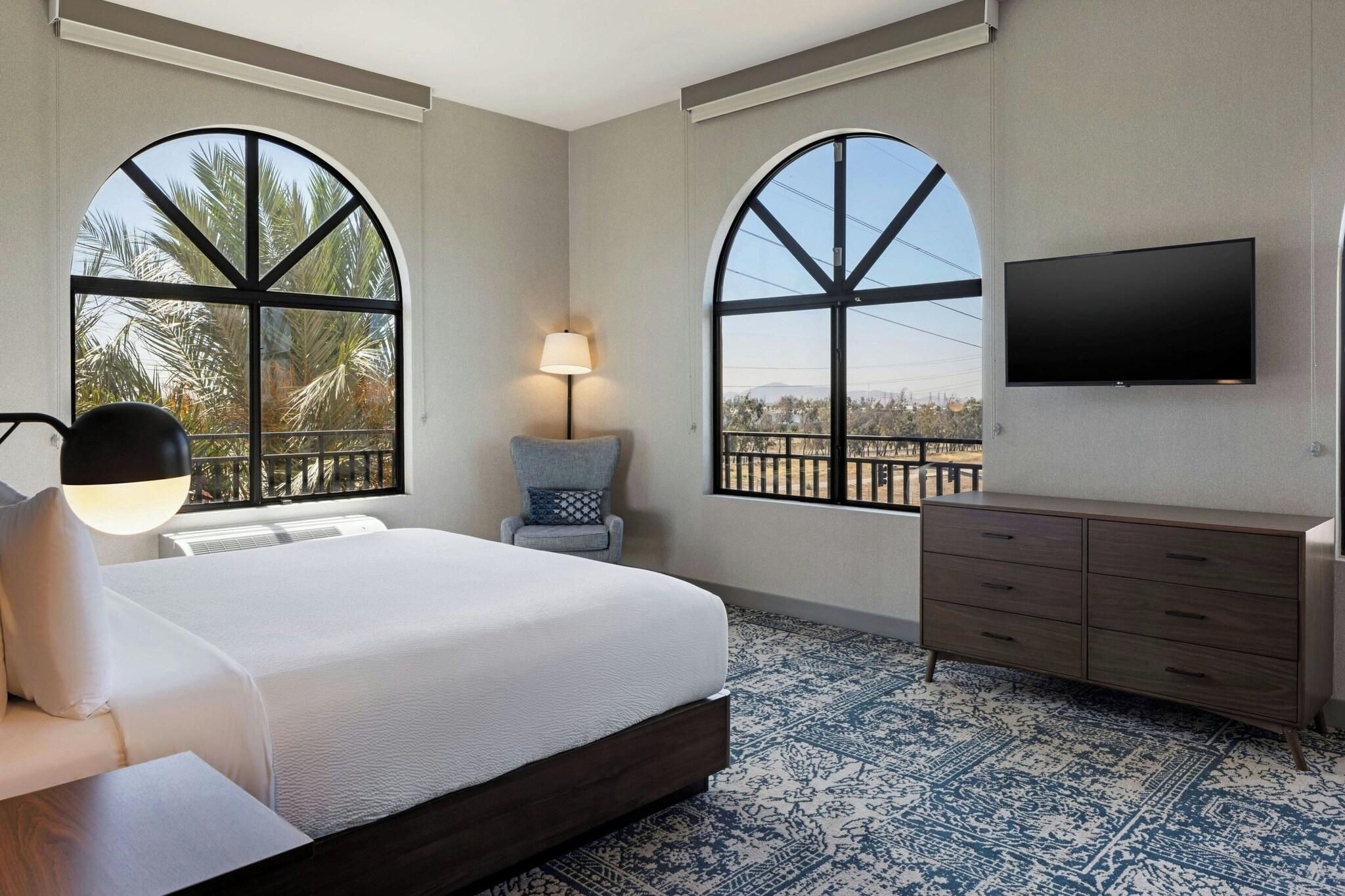 جناح بسرير كينج، Four Points by Sheraton Ontario-Rancho Cucamonga 2/4