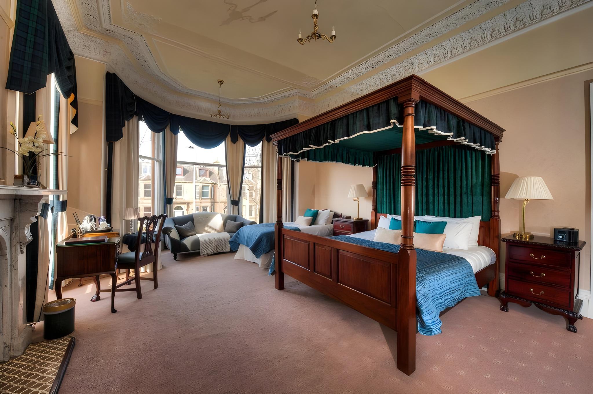 Four Poster