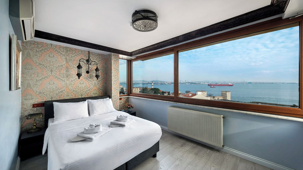 Mytra Hotel 11/50
