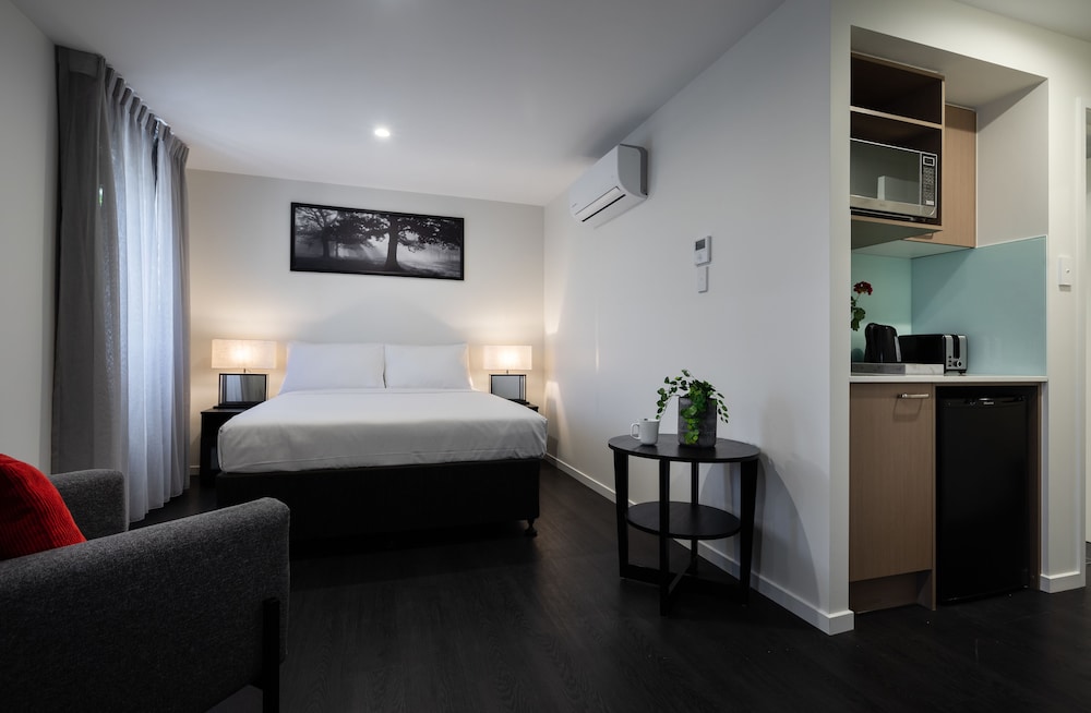 Ascot Budget Inn 60/77
