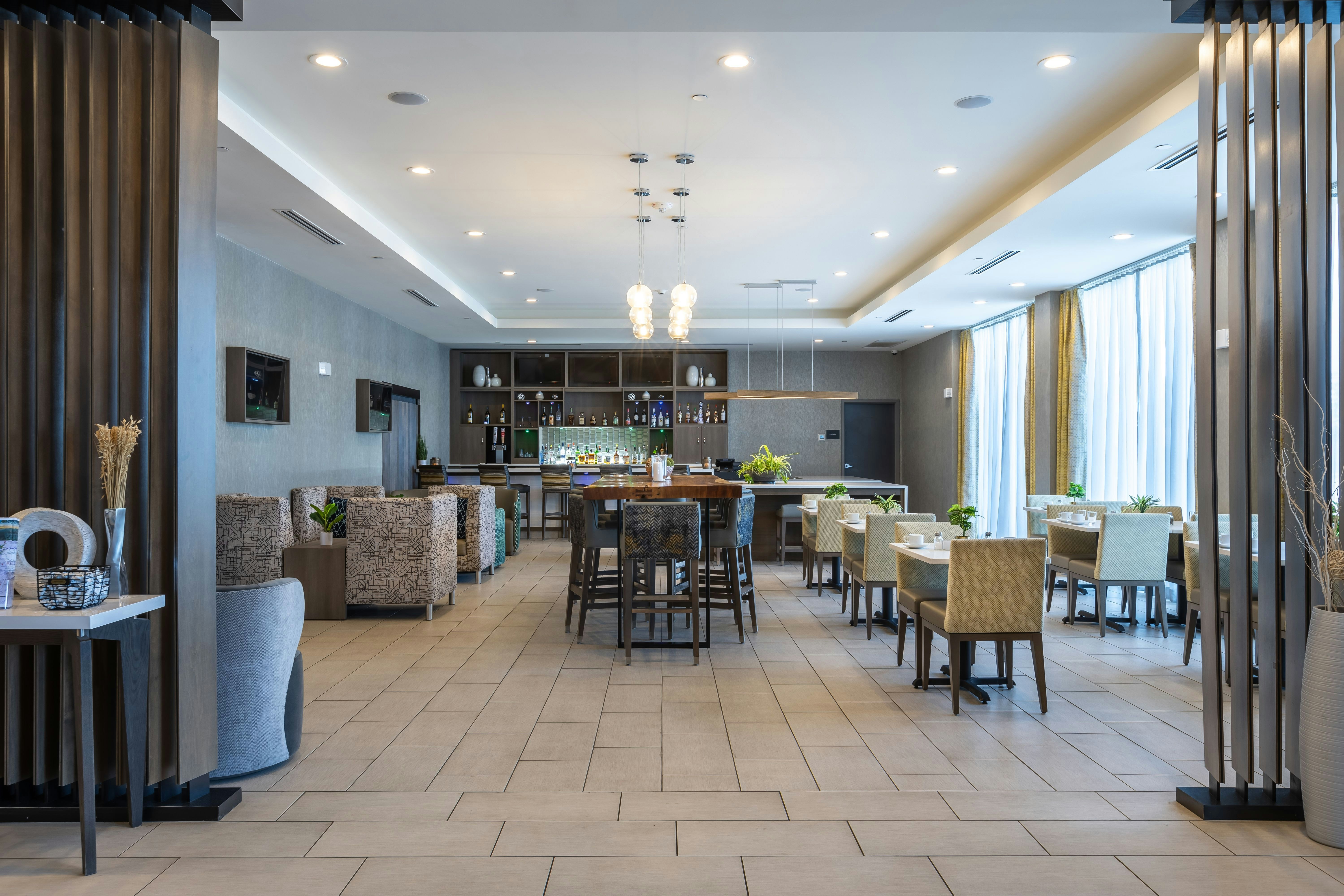 Holiday Inn Woodruff Road 43/53