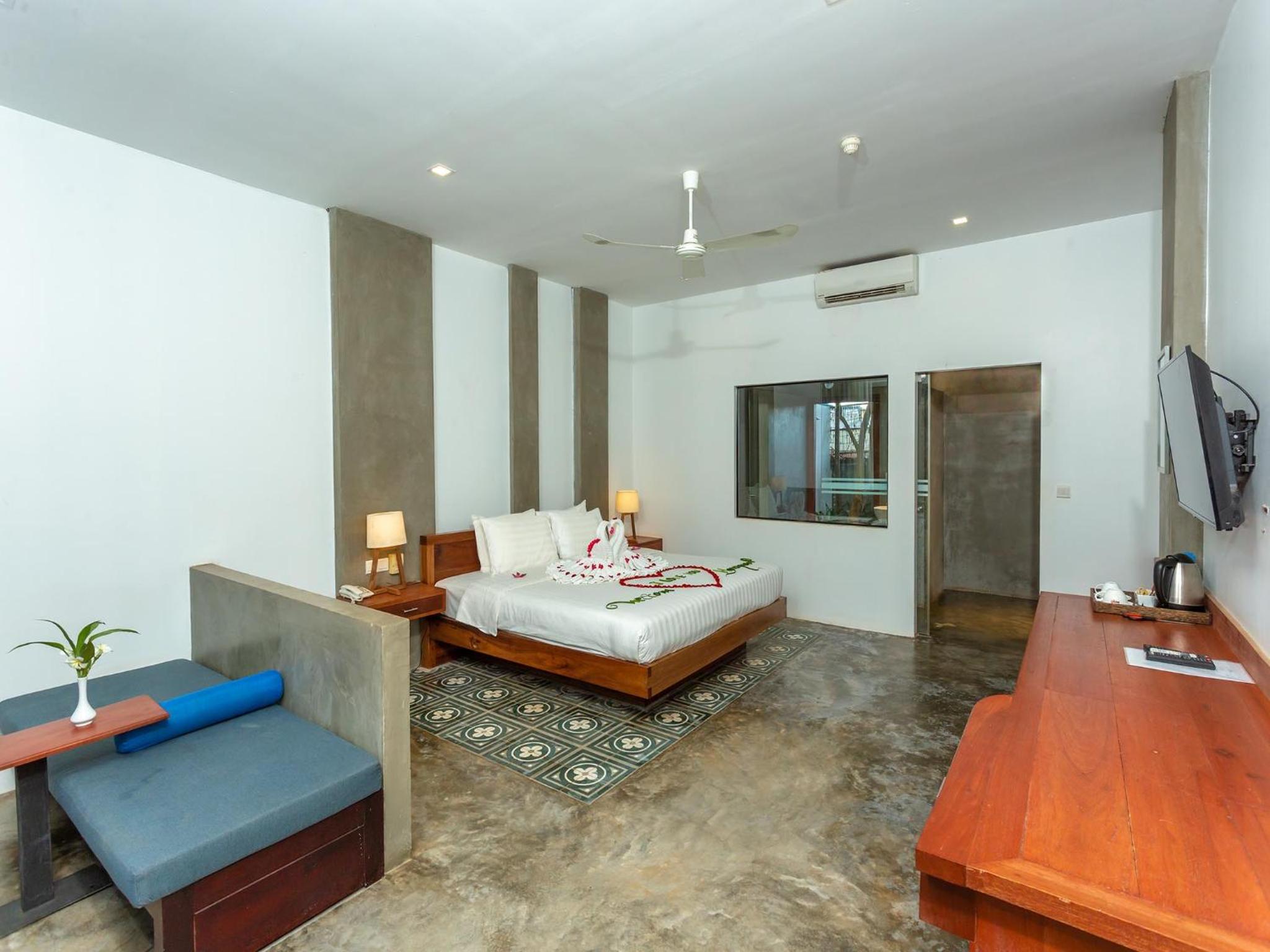 Signature, Suite, Infinity Pool Side