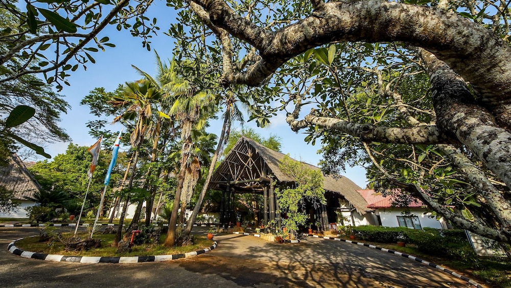 Papillon Lagoon Reef Hotel 41/61