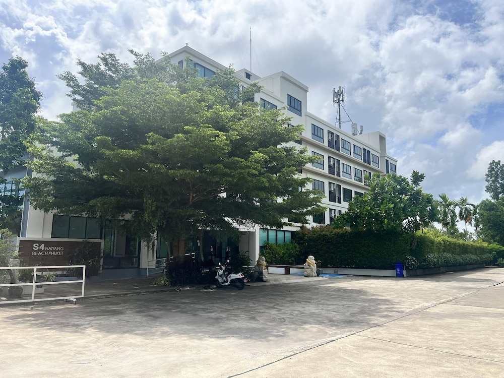 S4 Nai Yang Beach 35/45