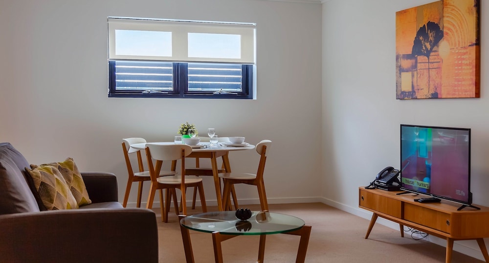 Morgan Suites 48/64