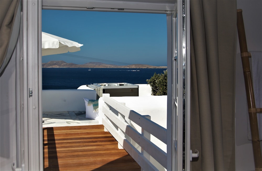Mykonos Moussa Suites 9/50