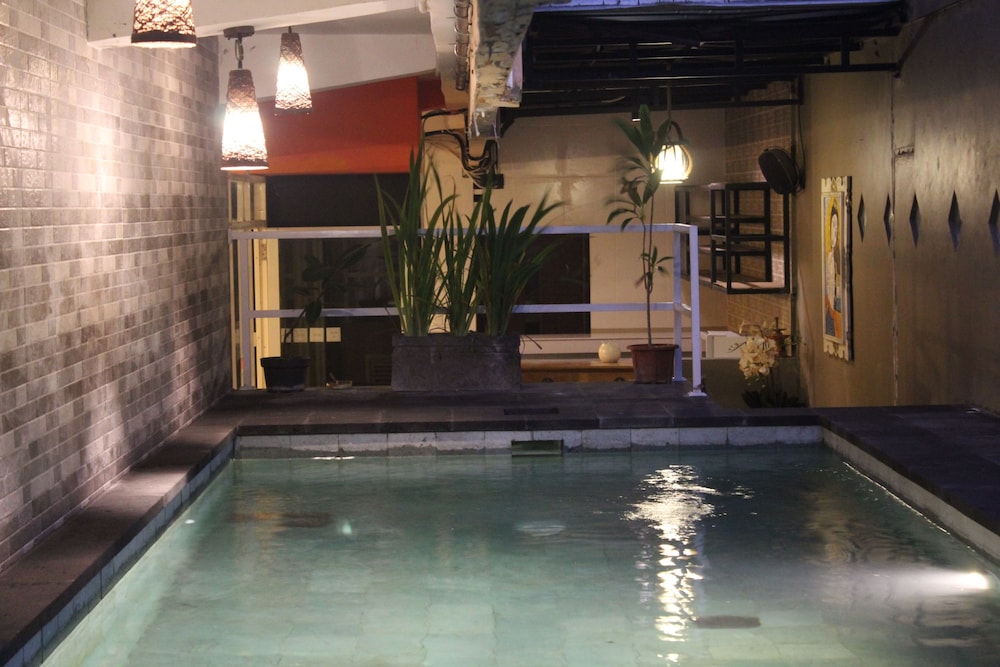 MAHATMA RESIDENCE 23/36