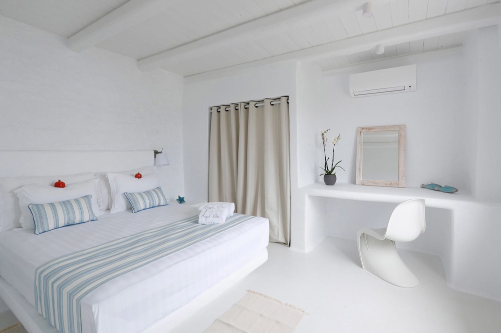 Angels Villas 9/50