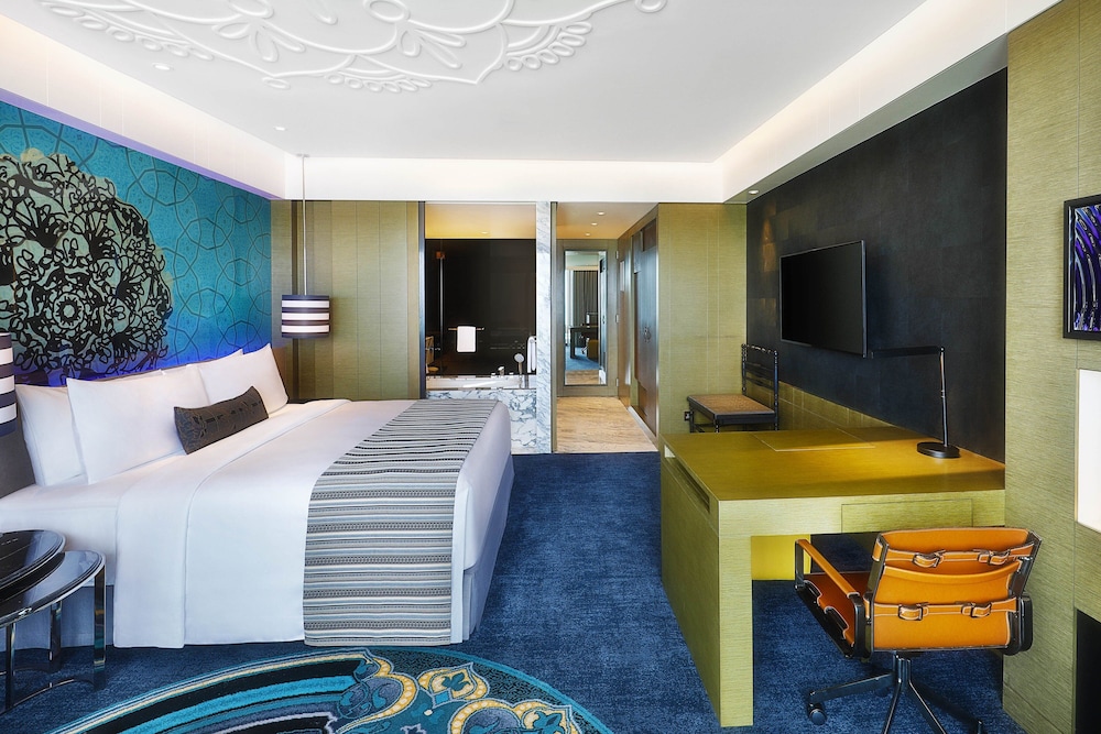 WONDERFUL, KING BED, SEA VIEW