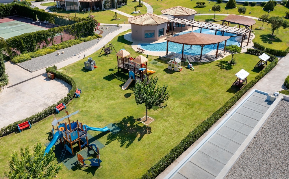 La Marquise Luxury Resort Complex 66/71