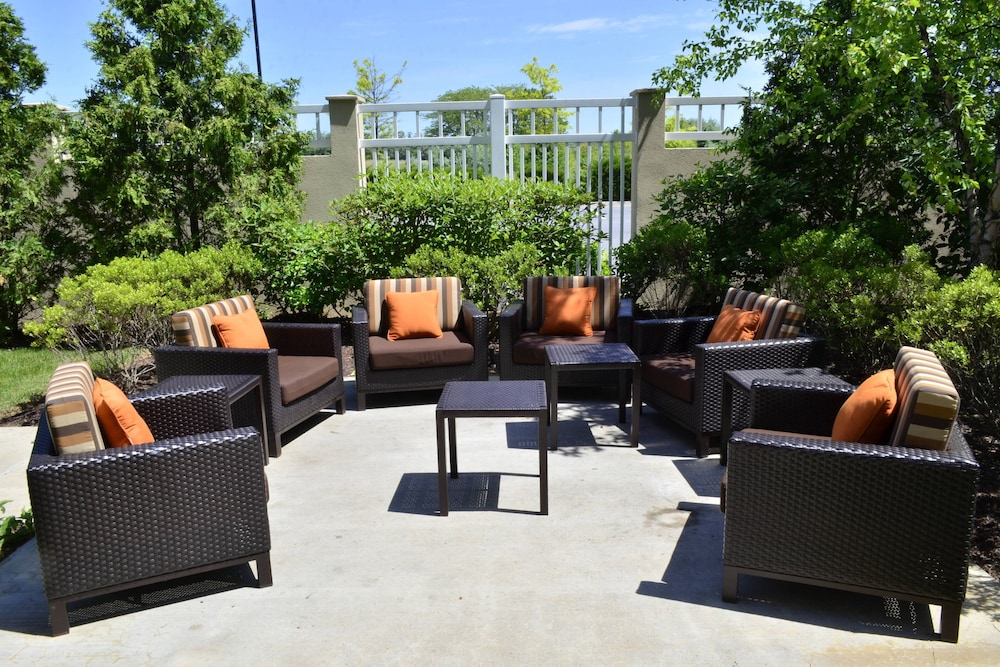 Courtyard by Marriott Winchester Medical Center 1/50