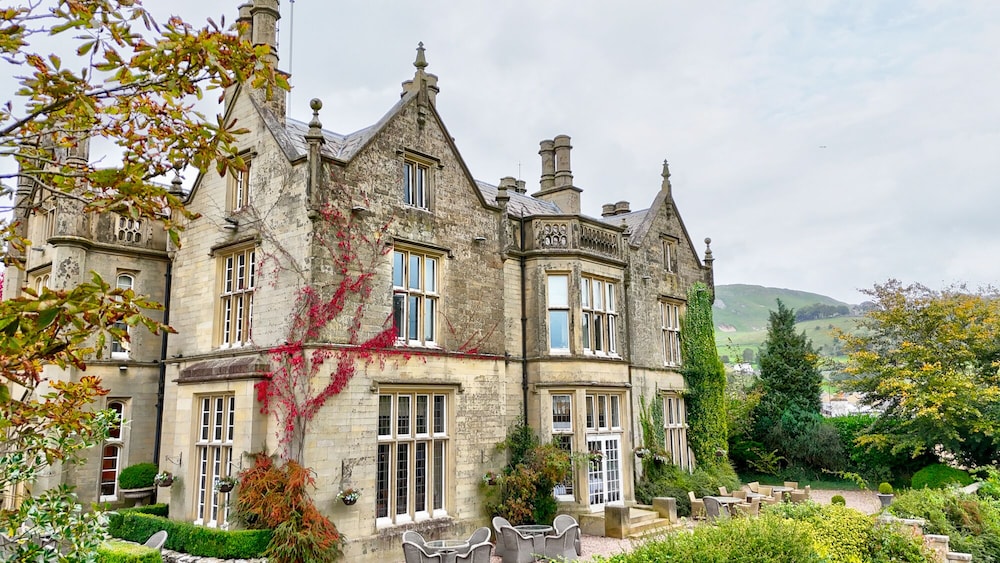 Falcon Manor Hotel 1/49
