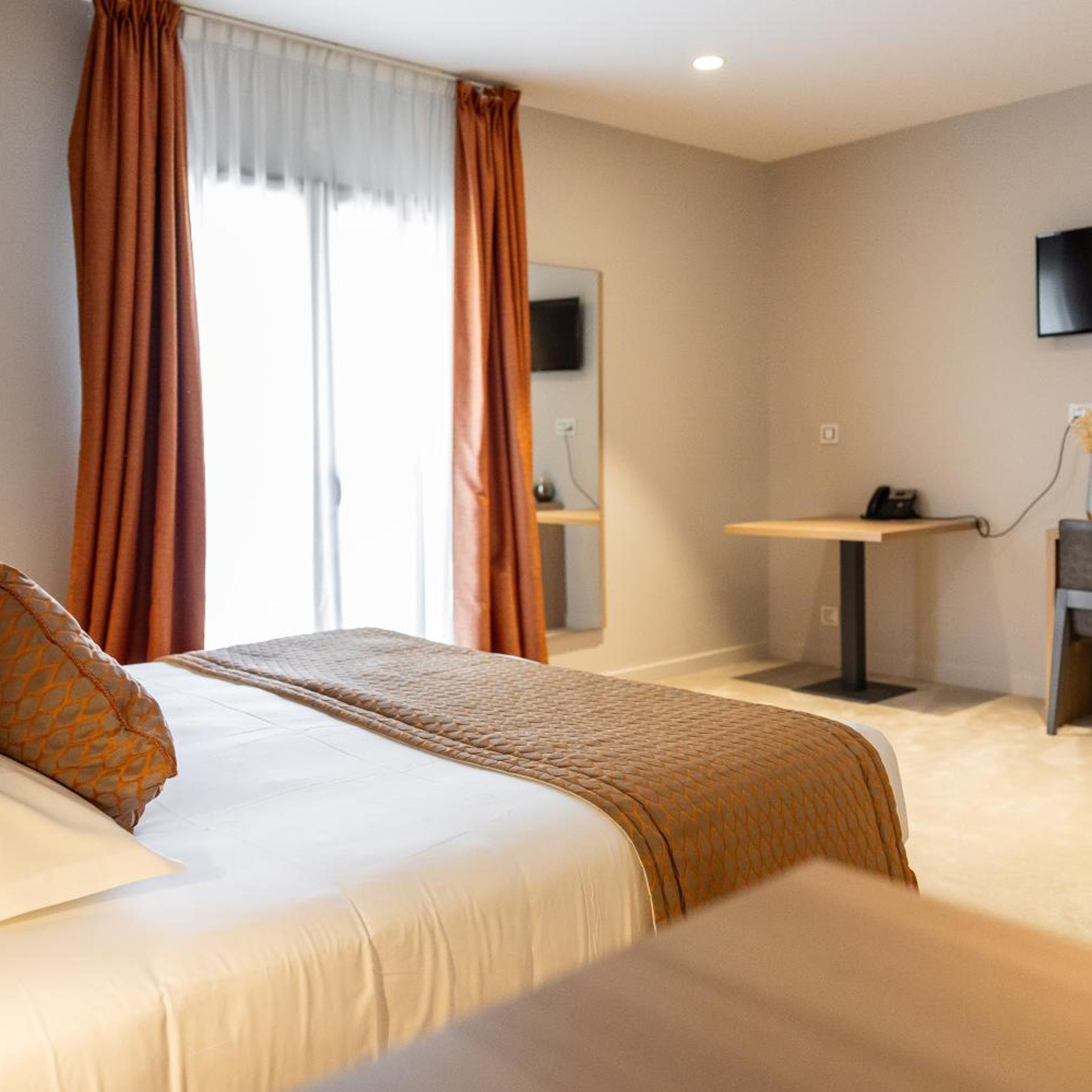 Courtyard, Superior, Double Bed, Adonis Le Bastia 4/10