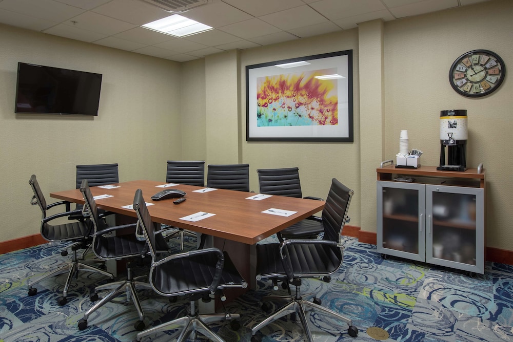 Hampton Inn Suites Knoxville Downtown 38/43