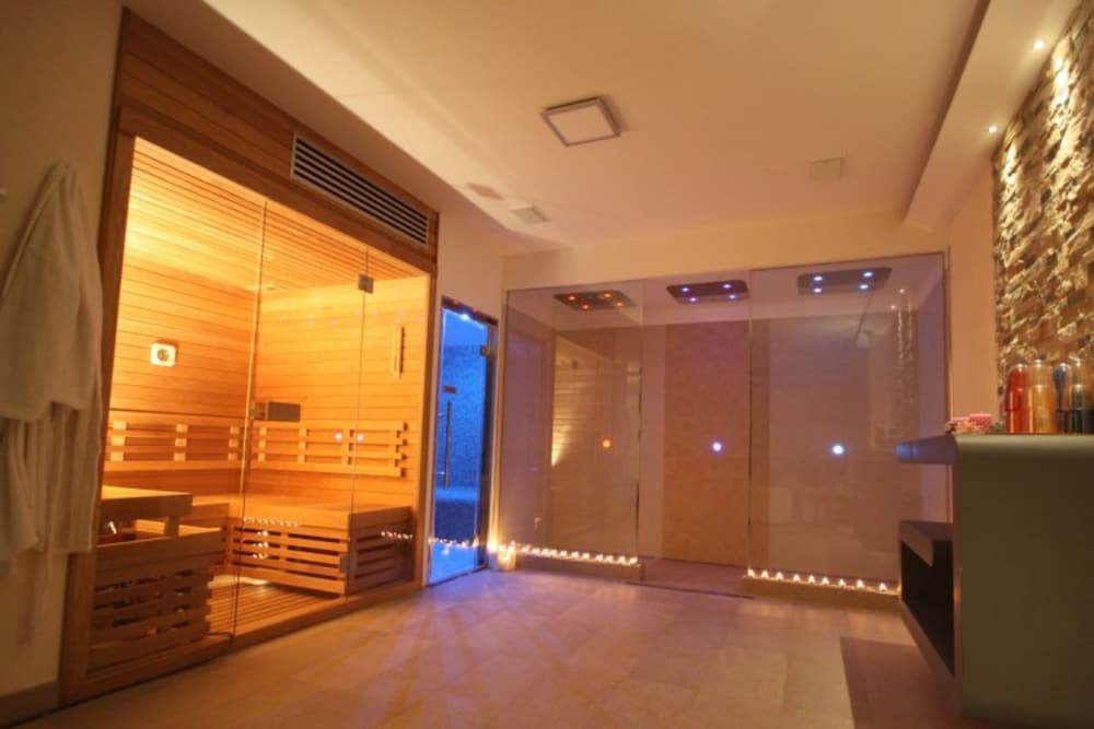 Thea Hotel 14/26