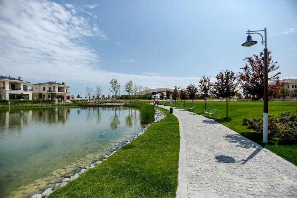 Dreamland Golf Hotel Baku 67/69