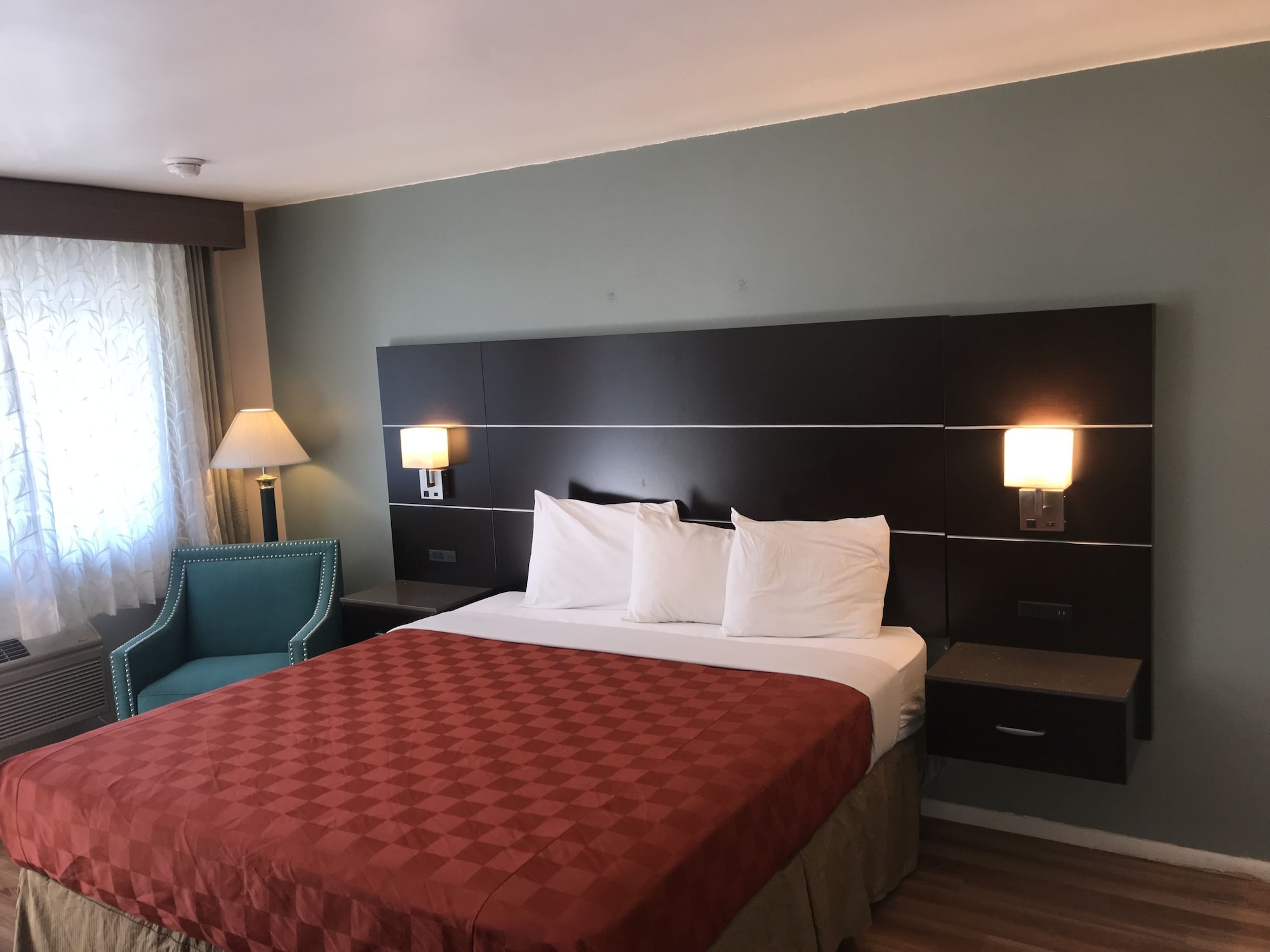 STANDARD, KING BED, ACCESSIBLE