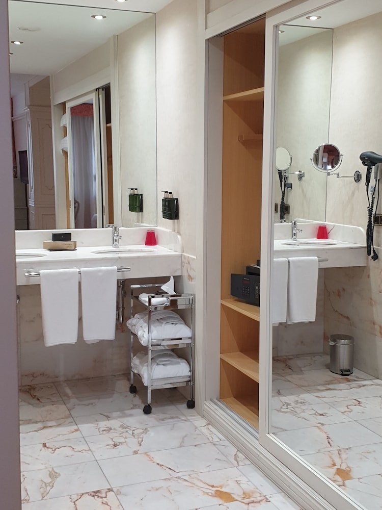 Best Western Premier CMC Girona 50/52