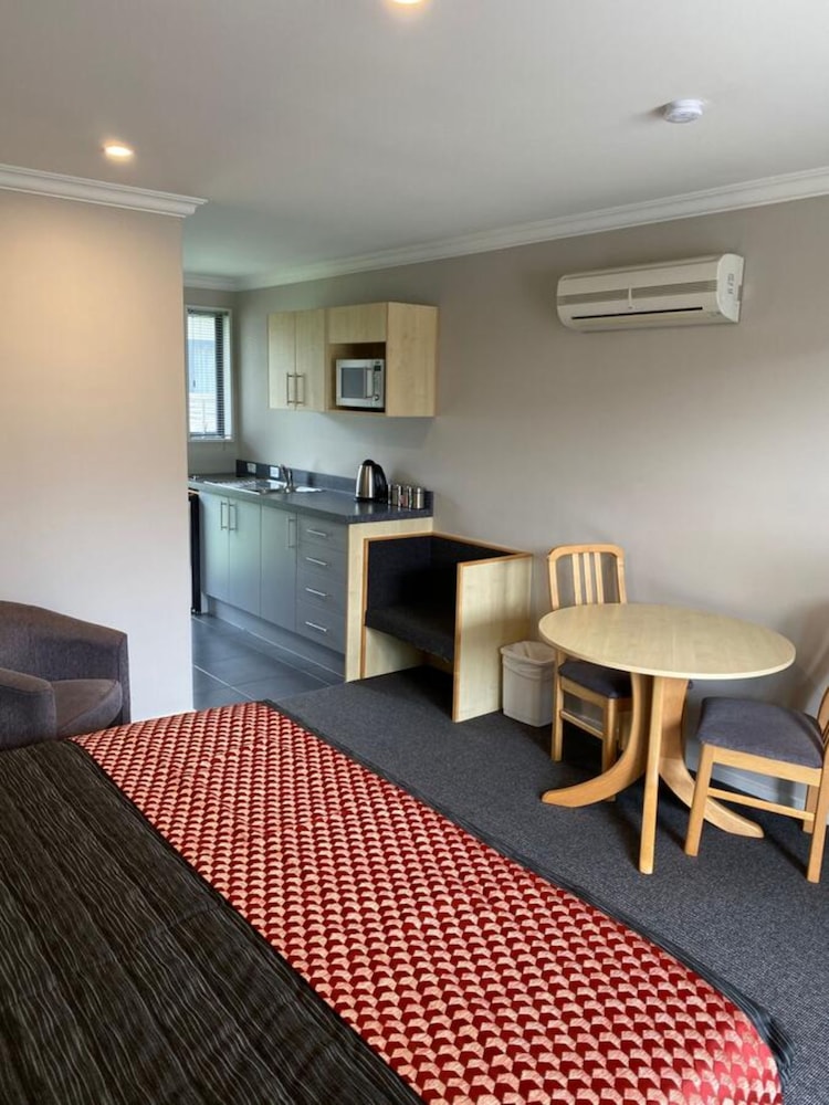 Grove Park Motor Lodge 34/74