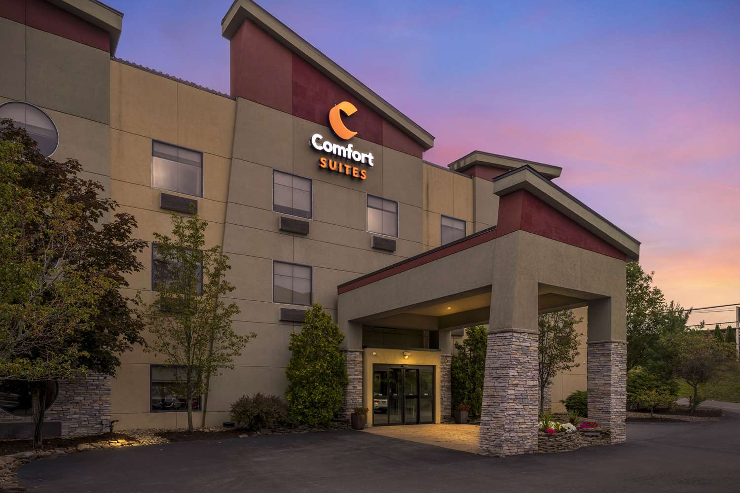 Comfort Suites Monaca, PA 5/37