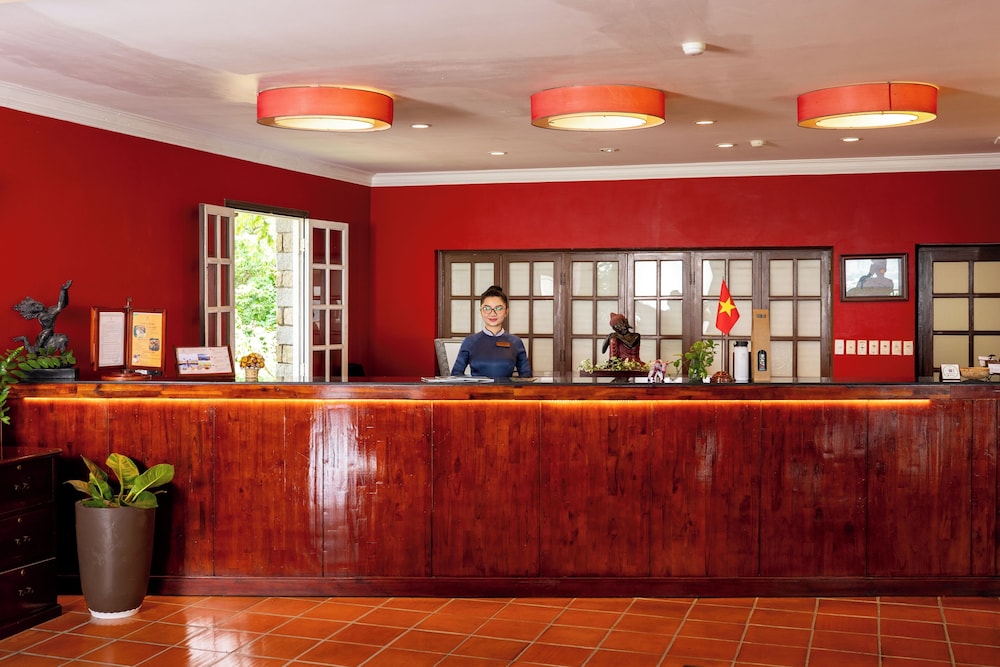 Victoria Nui Sam Lodge 14/77