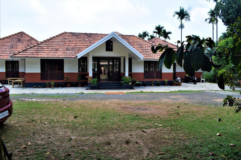 Stay Simple 3 Hills County Resort 34/38