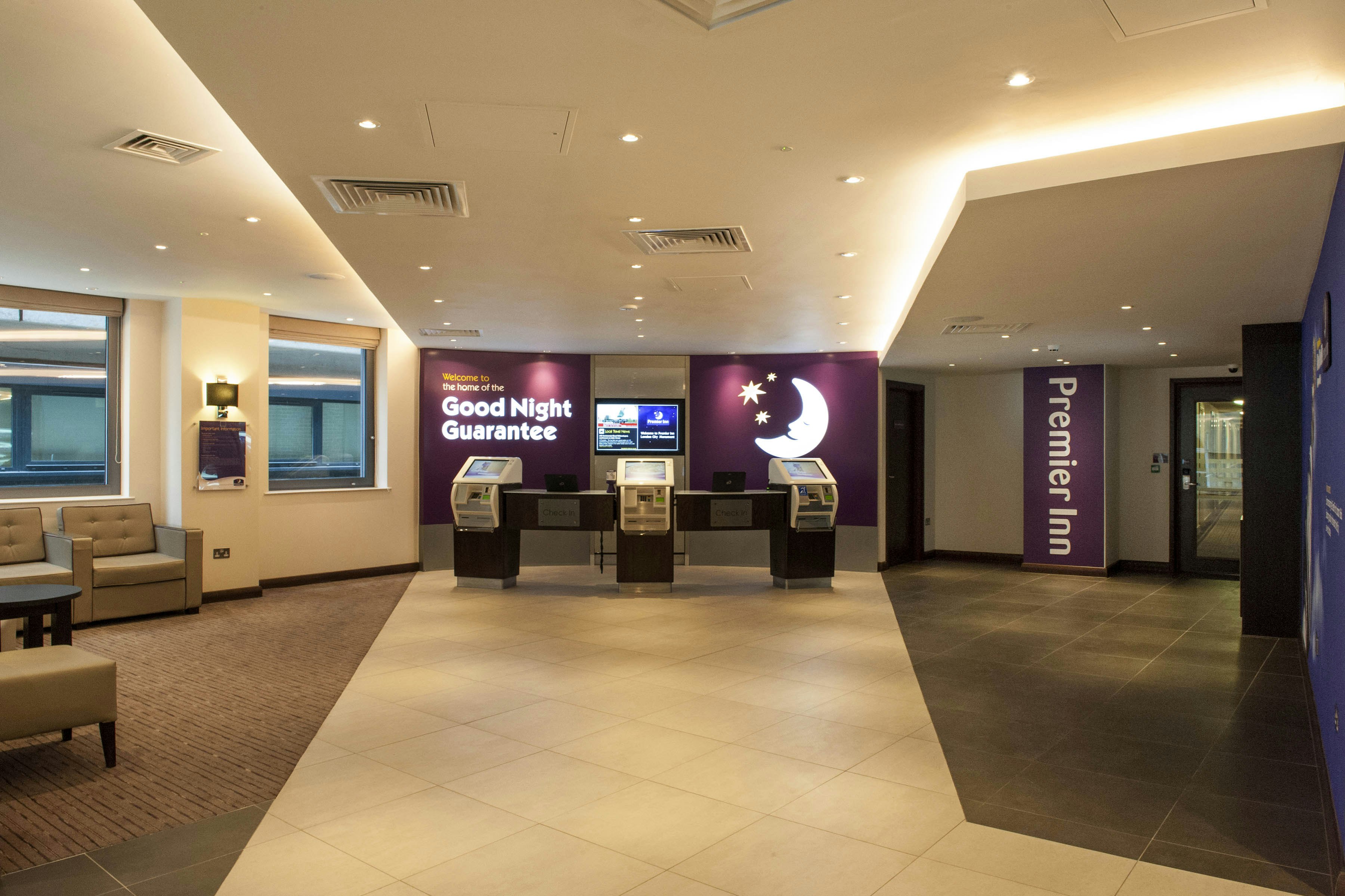 Lobby at Premier Inn London Bank - Tower, LONDON