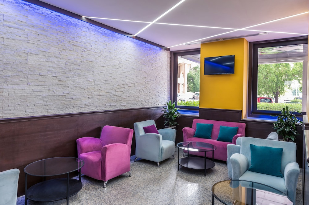 Oasis Hotel Kuwait 40/53