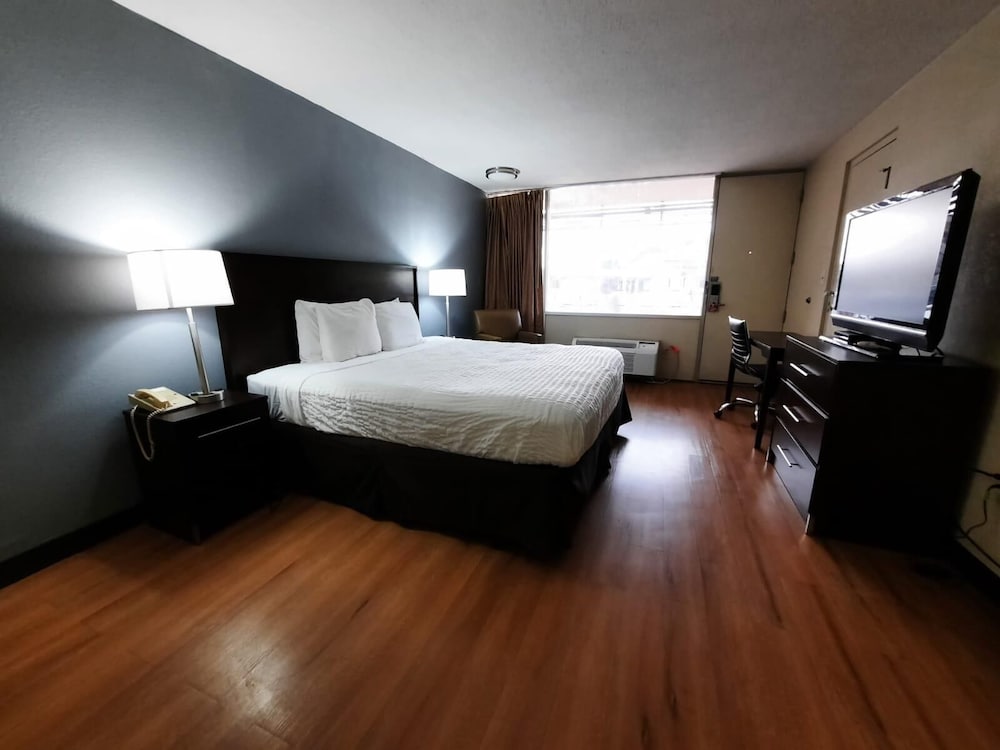 Room, King Bed, Smoking