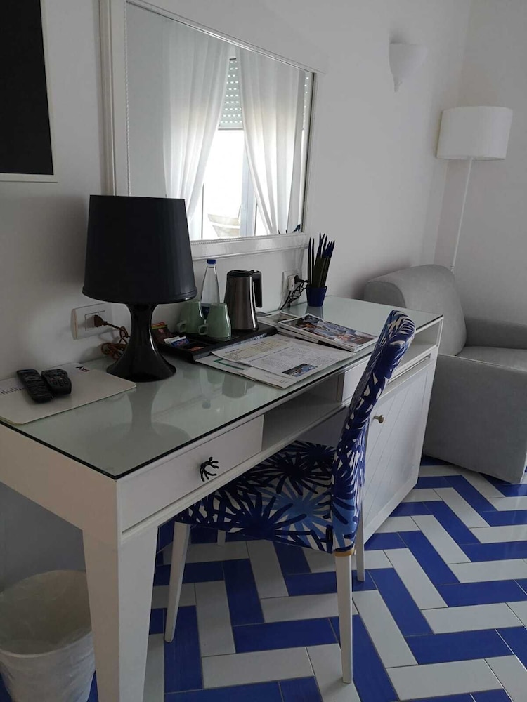 Relais Maresca Luxury Small Hotel 58/71