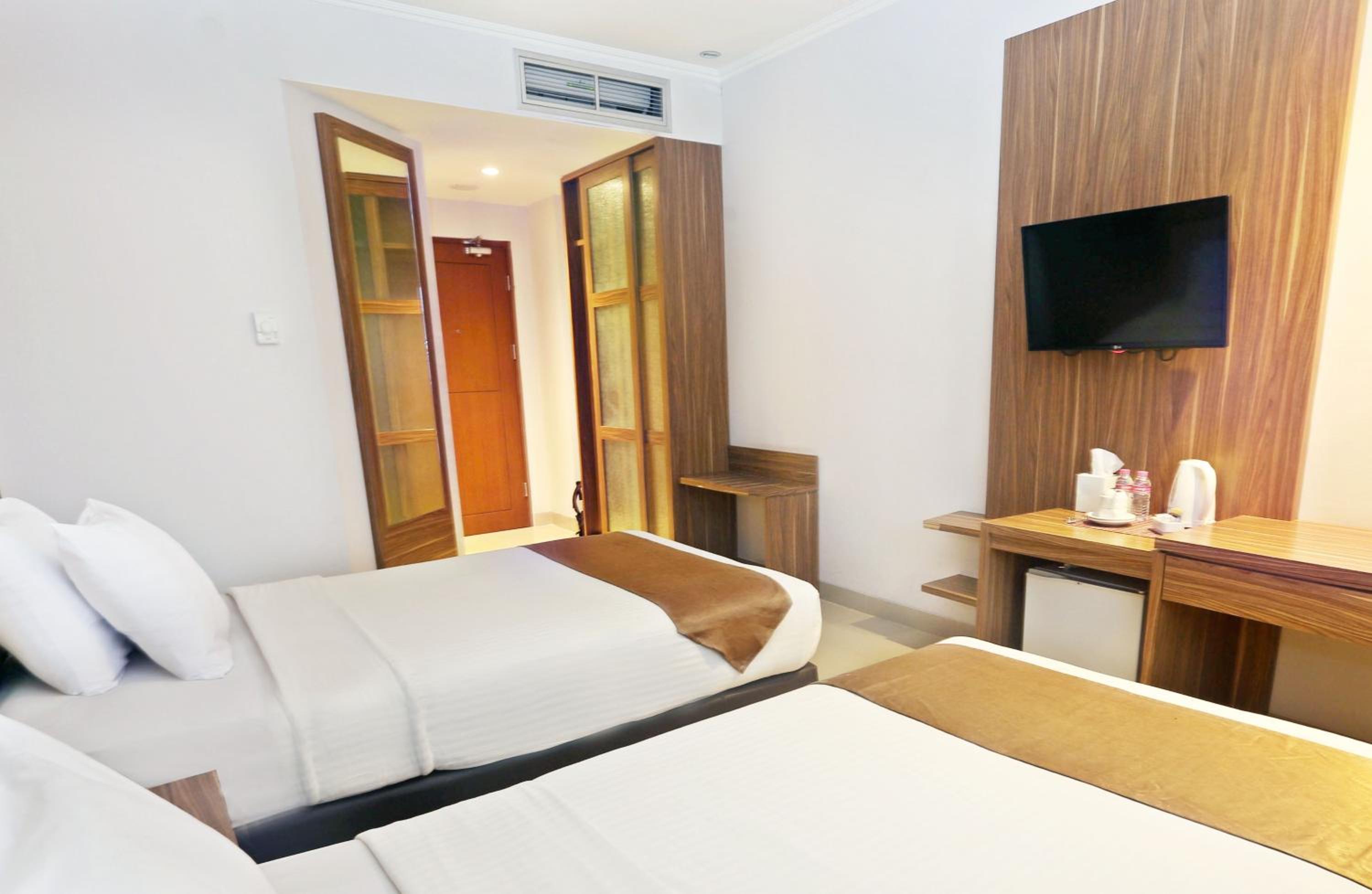 BUDGET, TWIN BEDS