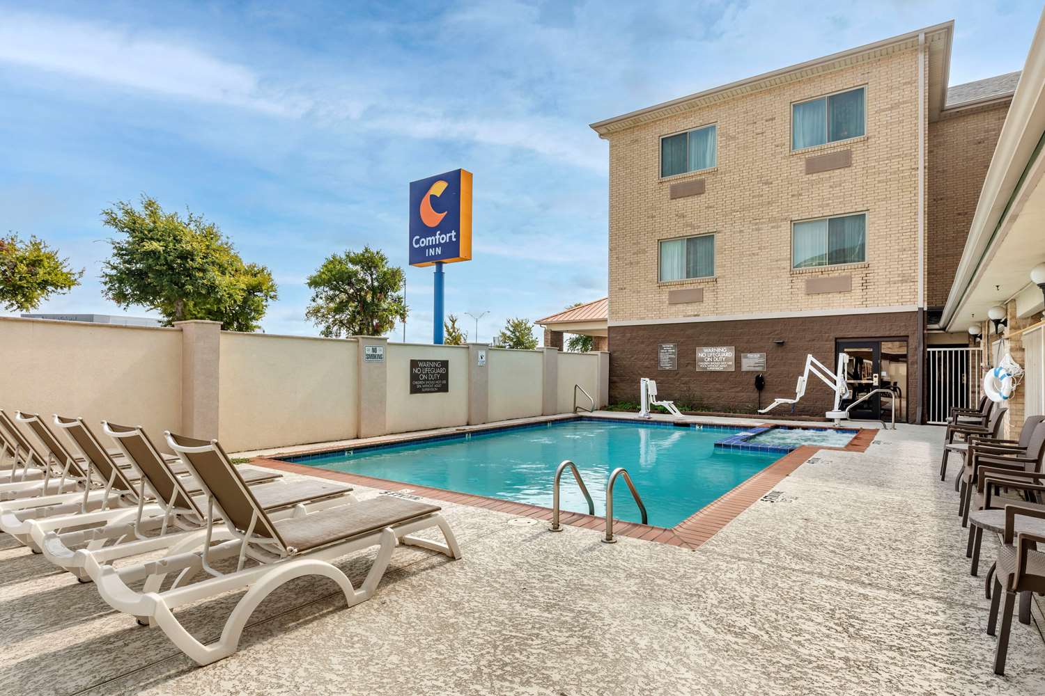 COMFORT INN DFW NORTH/IRVING 13/13