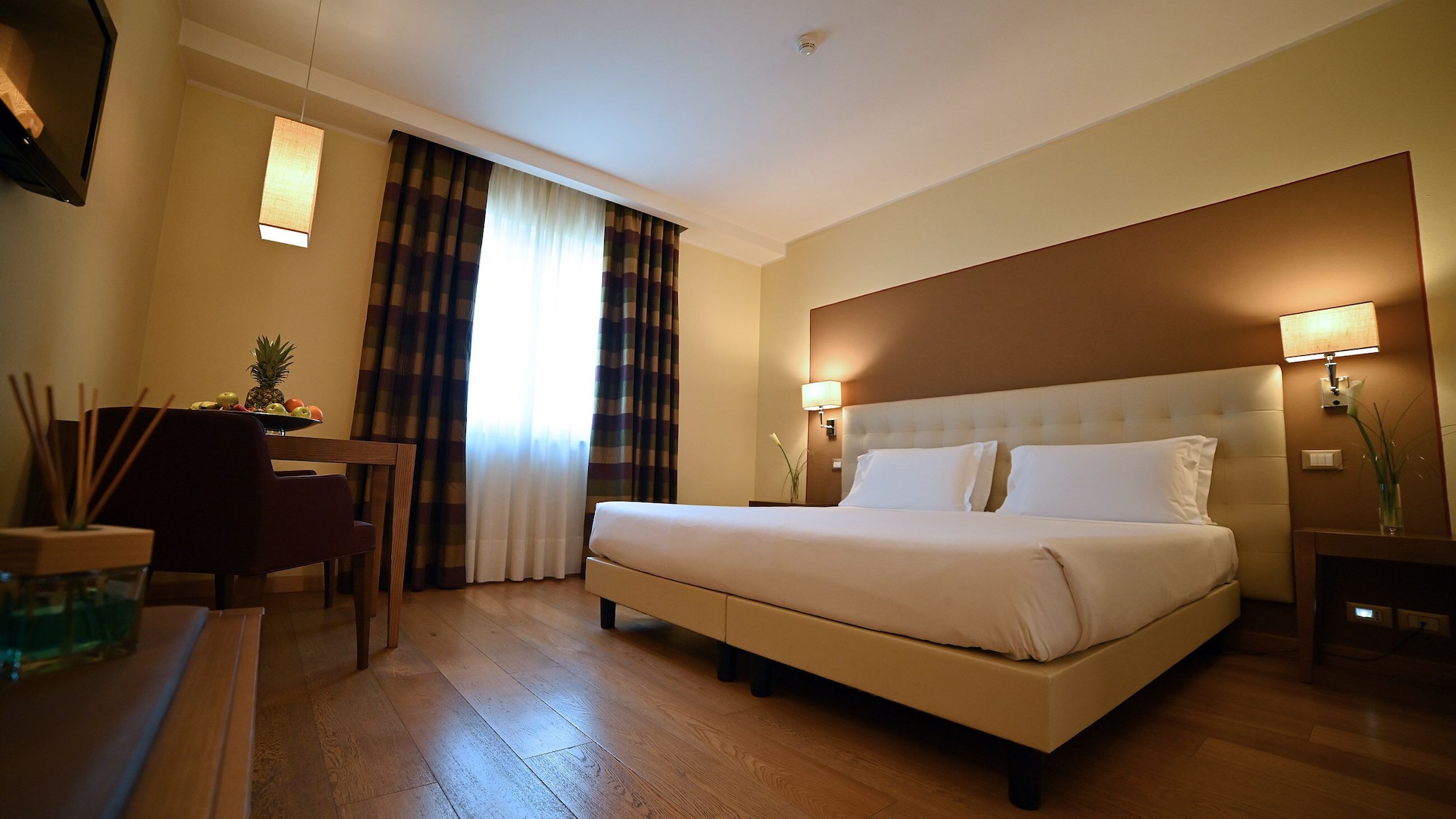CLASSIC, TWIN BEDS