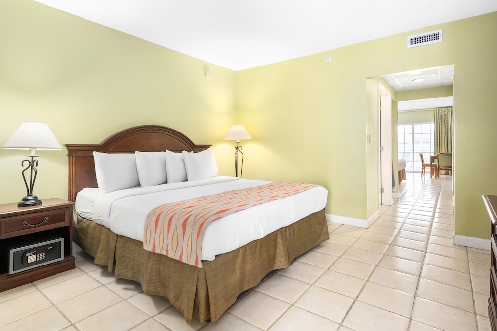 Tidelands Caribbean Hotel and Suites 27/62