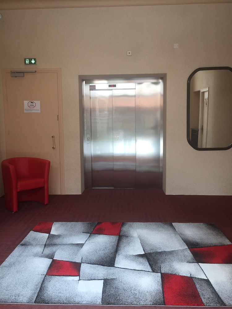 Hotel Chiffre 8/69