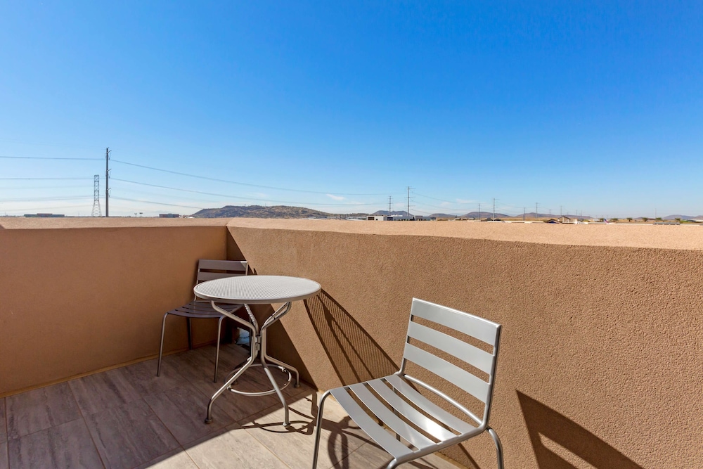 Best Western Plus Executive Residency Phoenix North Happy Valley 45/48