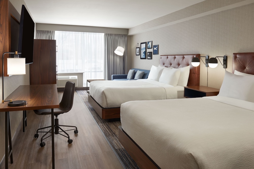 Four Points by Sheraton Point Edward Sarnia 22/62
