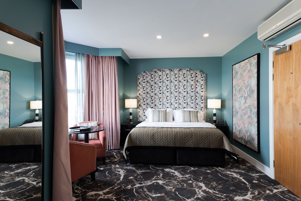 Elephant Rock Hotel 12/40